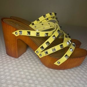 Yellow madden girl heel